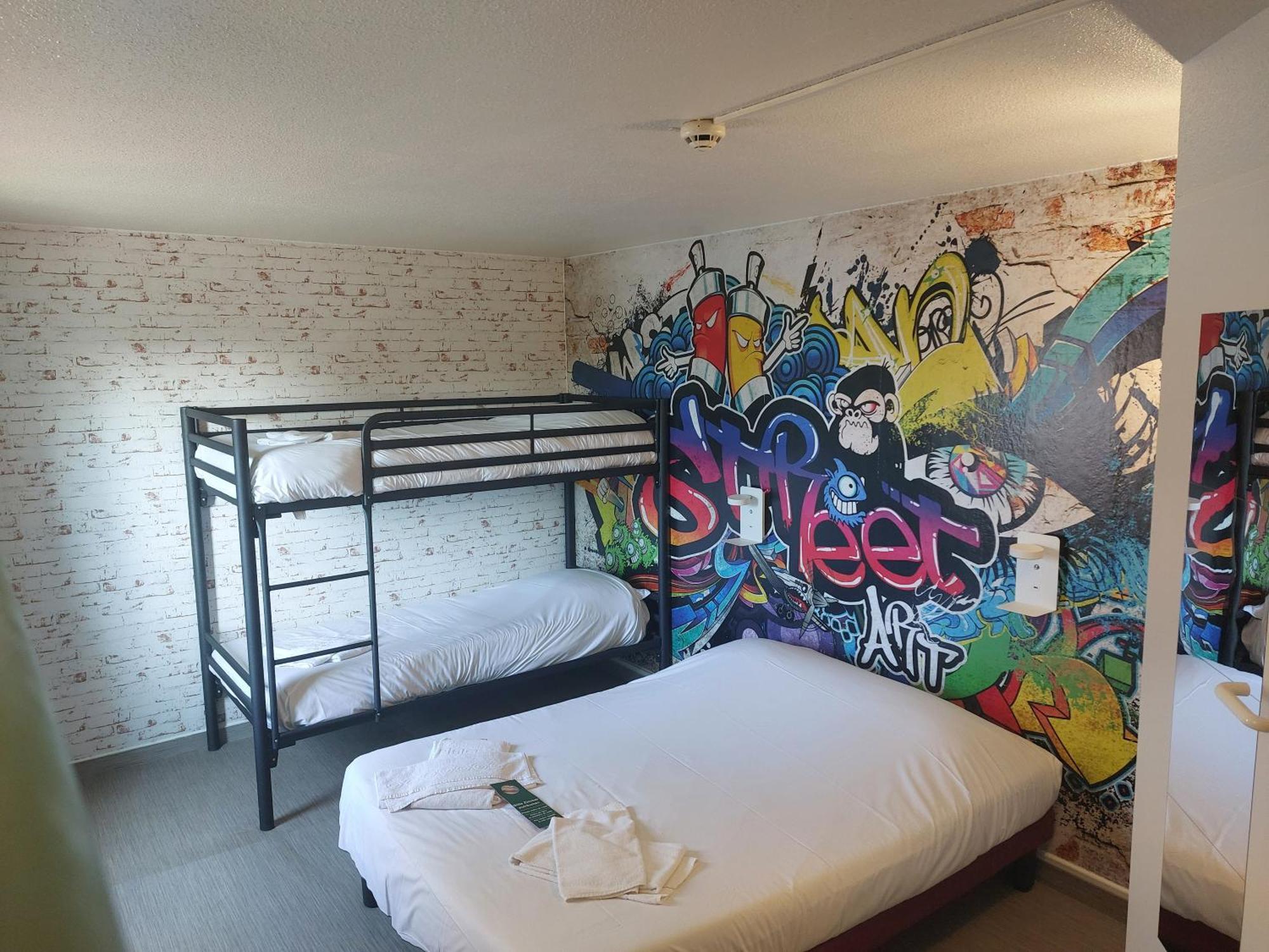 Fasthotel Jaux Exterior photo